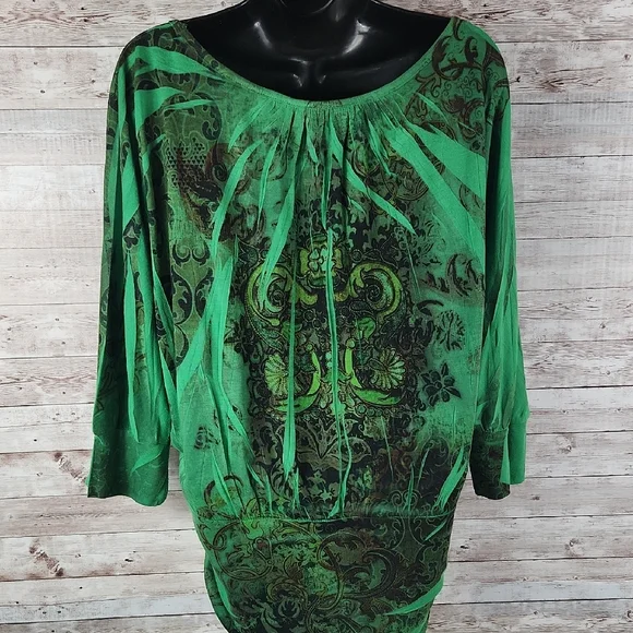 Elegant Green Women's Top - Picture 6 of 9